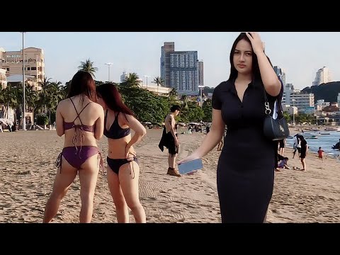Pattaya Girls. Exploring Pattaya during the daytime.  Street scenes.